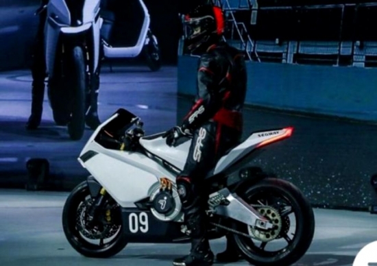 Xiaomi представили электрический мотоцикл быстрее, чем BMW M3